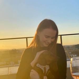 Meet your Posher, Lizzie